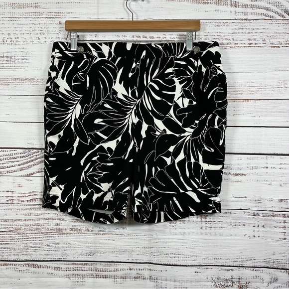 Rafaella Black Floral Pull On Bermuda Shorts - Picture 1 of 13